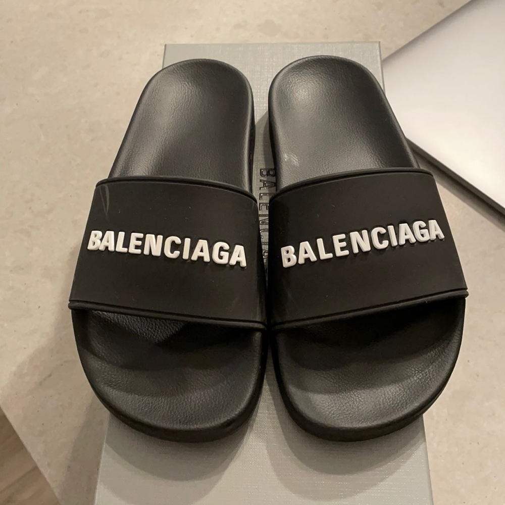 Balenciaga logo rubber pool slide